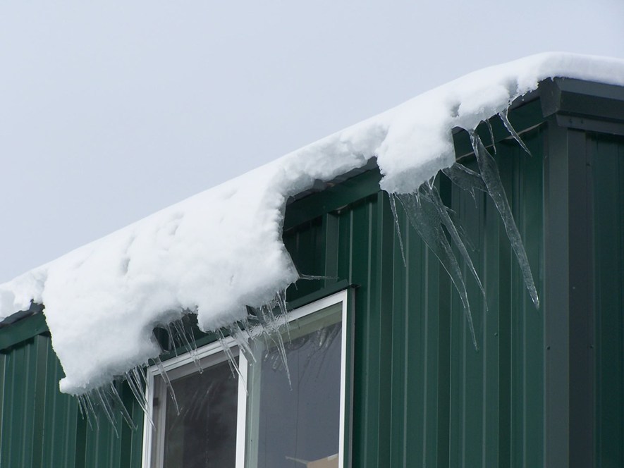 24 snow overhang